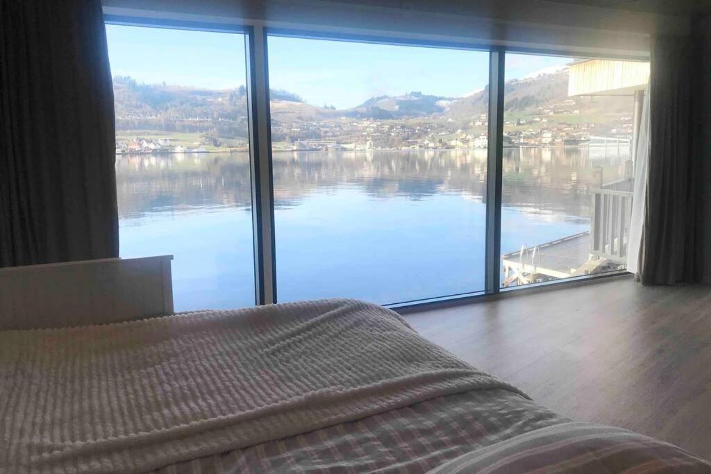 Panoramaresort In Hardangerfjorden Leilighet I Sjokanten Ved Hardangerfjorden For 7 Personer Boat , Sauna,Kajak, Sup For Rent Oystese Exterior photo