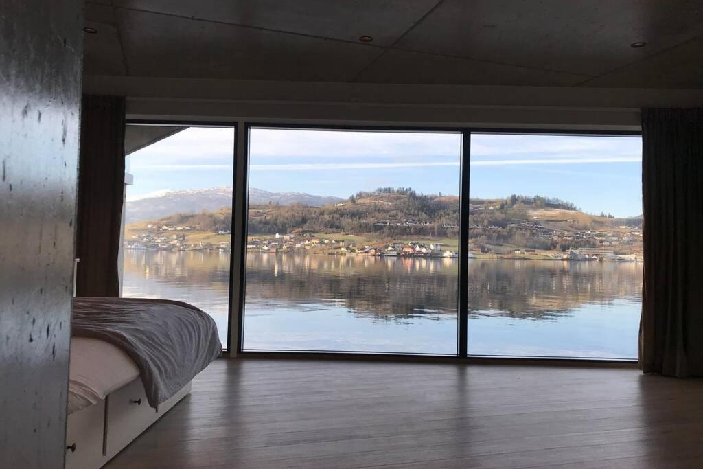 Panoramaresort In Hardangerfjorden Leilighet I Sjokanten Ved Hardangerfjorden For 7 Personer Boat , Sauna,Kajak, Sup For Rent Oystese Exterior photo