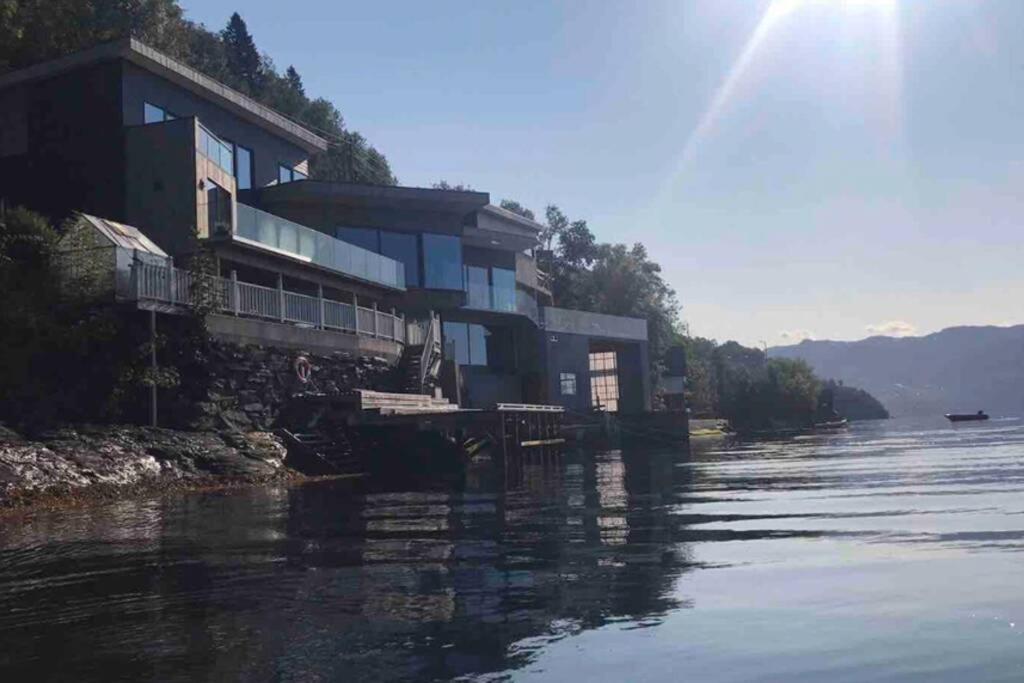 Panoramaresort In Hardangerfjorden Leilighet I Sjokanten Ved Hardangerfjorden For 7 Personer Boat , Sauna,Kajak, Sup For Rent Oystese Exterior photo