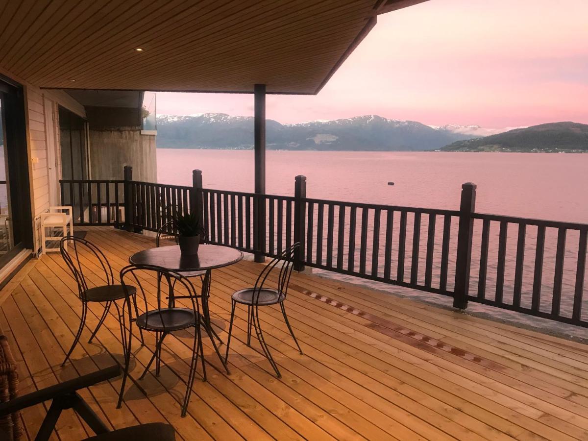 Panoramaresort In Hardangerfjorden Leilighet I Sjokanten Ved Hardangerfjorden For 7 Personer Boat , Sauna,Kajak, Sup For Rent Oystese Exterior photo
