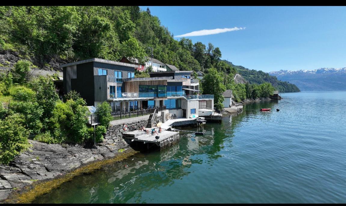 Panoramaresort In Hardangerfjorden Leilighet I Sjokanten Ved Hardangerfjorden For 7 Personer Boat , Sauna,Kajak, Sup For Rent Oystese Exterior photo